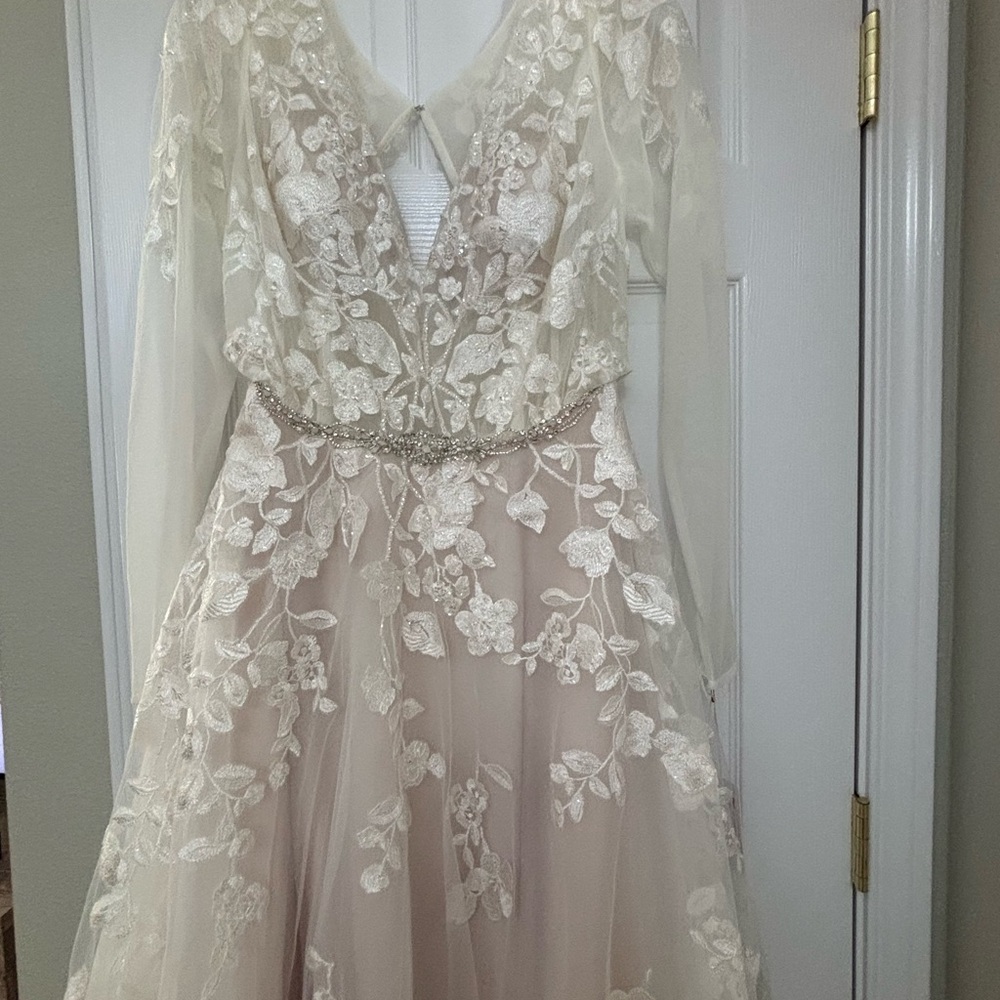 Ivory Wedding Dress by Galina Signature - Picture 14 of 17